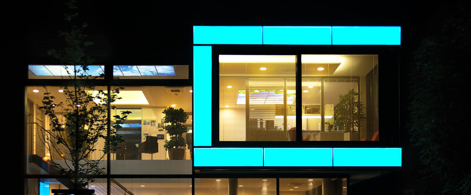 LED Fassadenpanel, LED Flächenbeleuchtung und mehr | KUZMAN GLAS