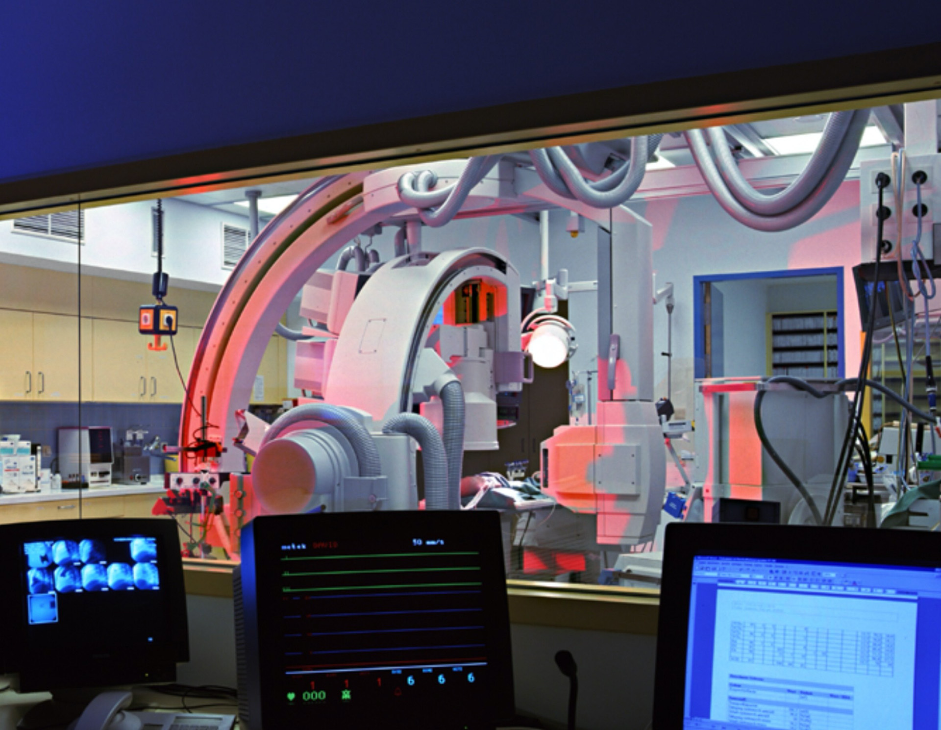 Strahlenschutzglas Schott RD50 zur Abtrennung des Beobachtungsraums eines Röntgengeräts (Röntgenschutzglas)